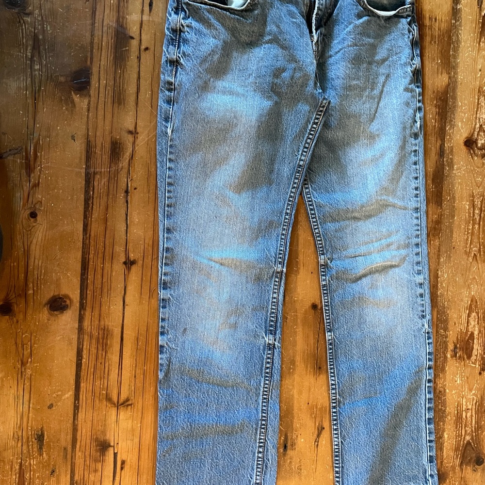 Aeropostale Essex straight leg jeans. A few small wear spots and spots on leg